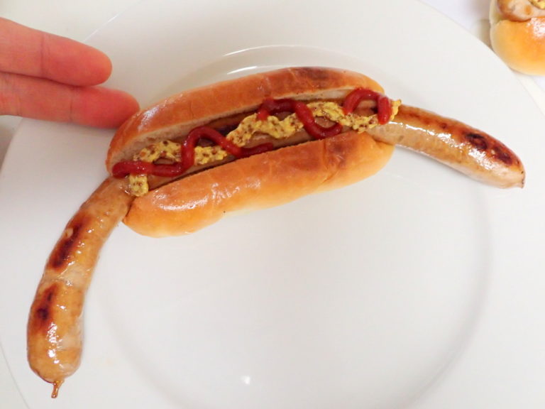 長さ30cmのソーセージでホットドッグを作ってみた パクモグドットコム店長ブログ 長さ30cmのソーセージでホットドッグを作ってみた パクモグドットコム店長ブログ
