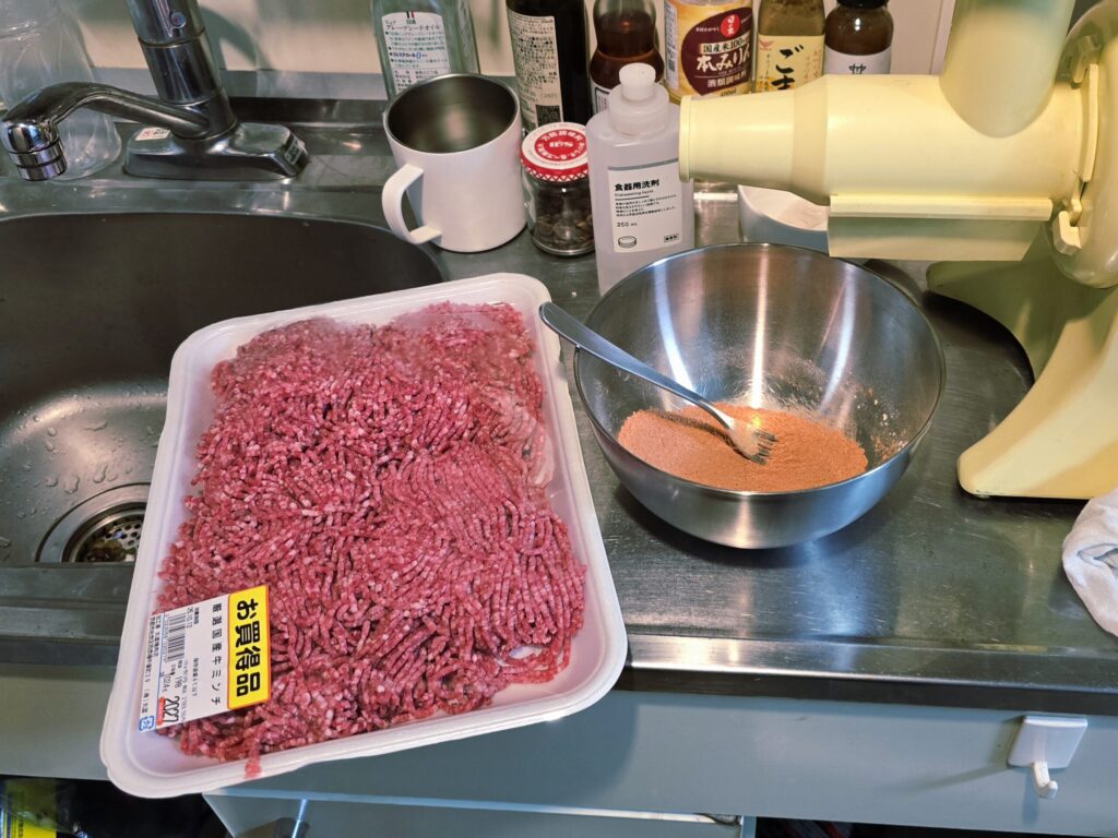 100%ビーフのシカゴスタイルホットドッグ